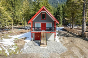 Brand New 3BR Cabin w/Indoor Fireplace and Laundry, Hope